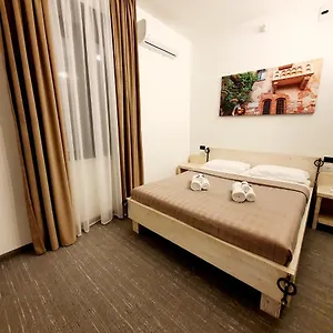 Fiera - Casanostra Guest house