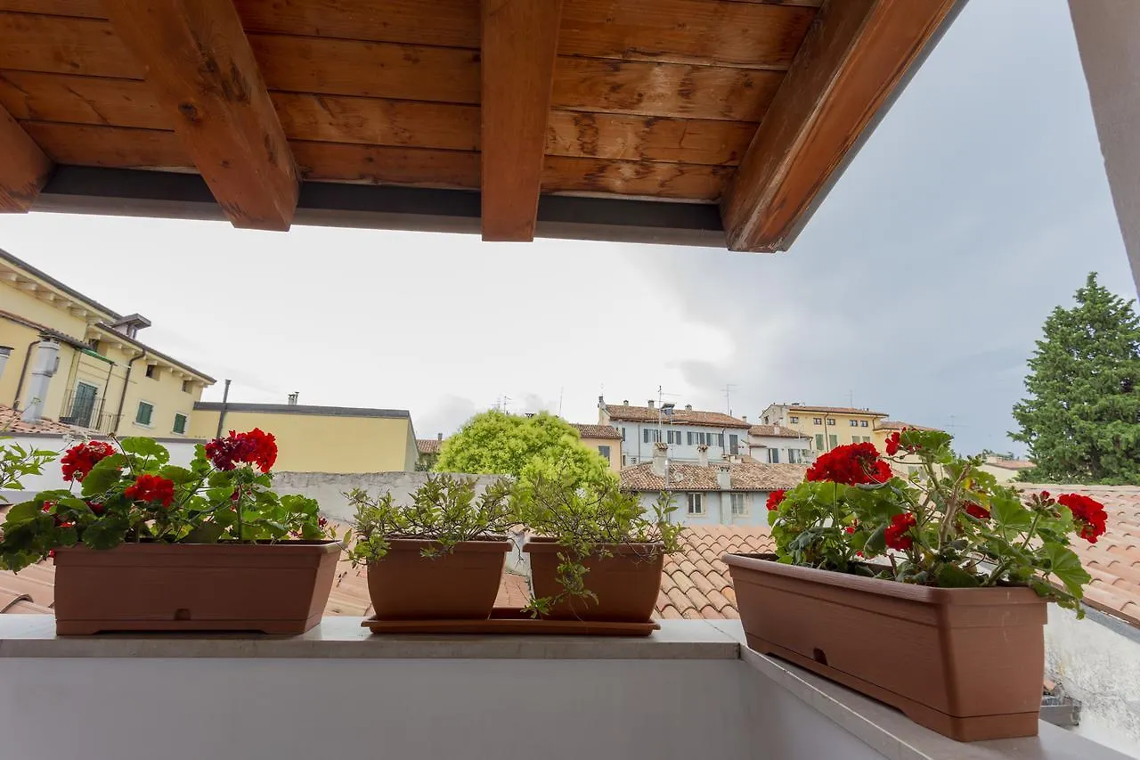 Apartment Locami Fondaco Medievale Verona